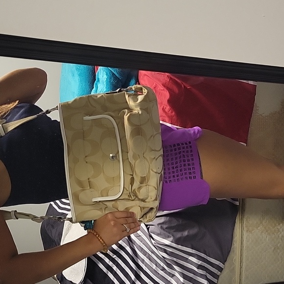 Coach Purse 👛 - Picture 11 of 13